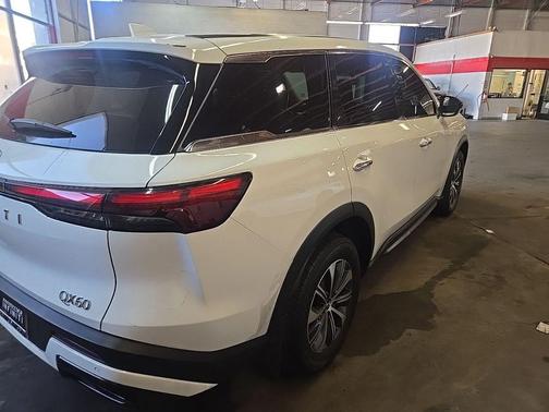 Glacier White 2025 INFINITI QX60 Pure