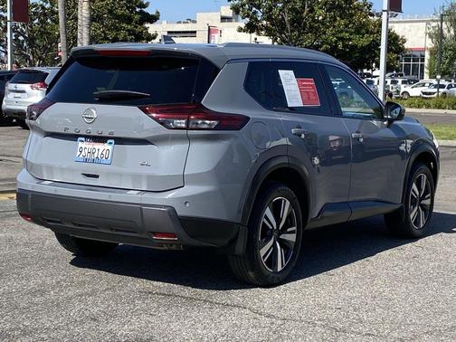Boulder Gray Pearl 2025 Nissan Rogue SL