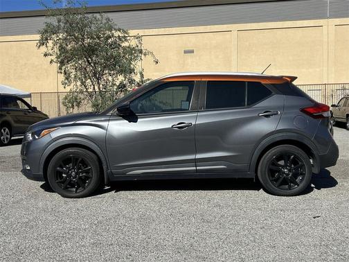 2020 Nissan Kicks SR