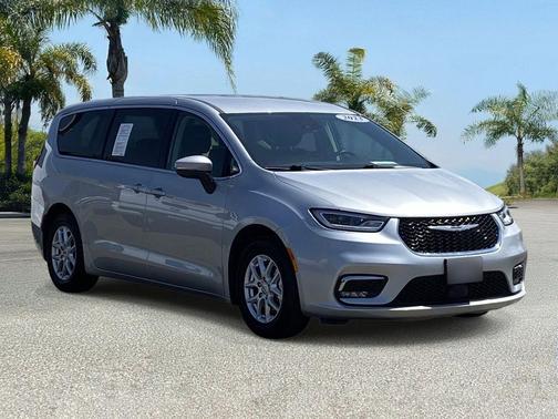Silver Mist Clearcoat 2023 Chrysler Pacifica Touring L