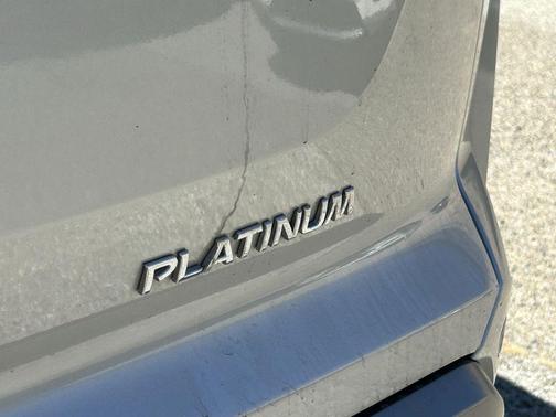 2023 Nissan Pathfinder Platinum FWD