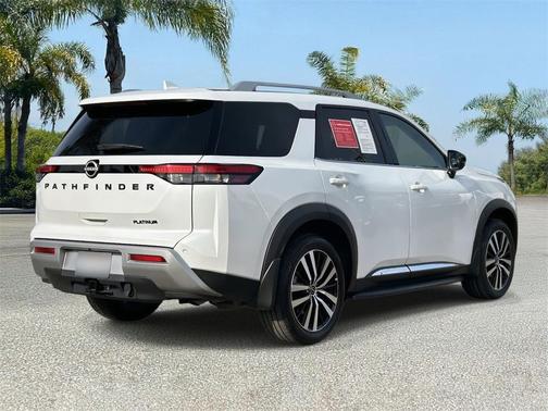 2025 Nissan Pathfinder Platinum FWD