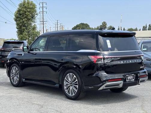 2025 INFINITI QX80 Luxe