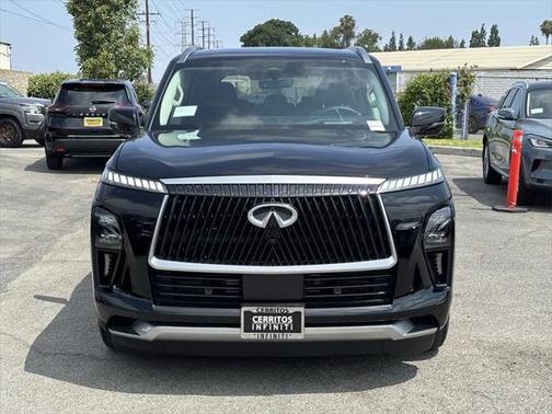 2025 INFINITI QX80 Luxe