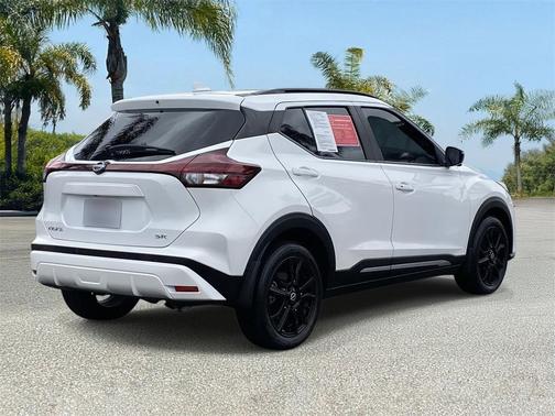 2023 Nissan Kicks SR