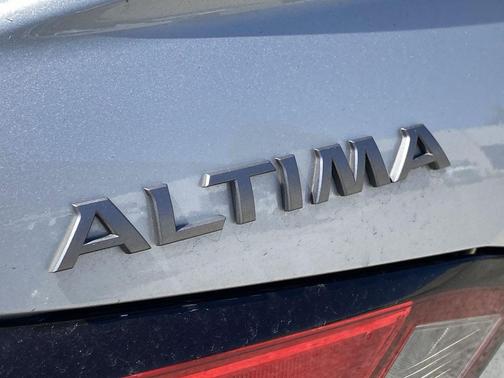 Brilliant Silver Metallic 2024 Nissan Altima 2.5 SV