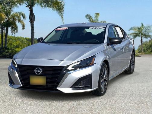 Brilliant Silver Metallic 2024 Nissan Altima 2.5 SV