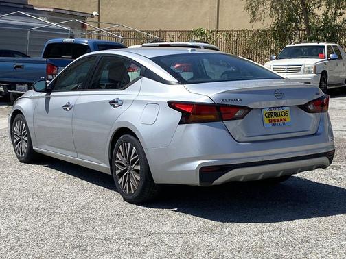 Brilliant Silver Metallic 2024 Nissan Altima 2.5 SV