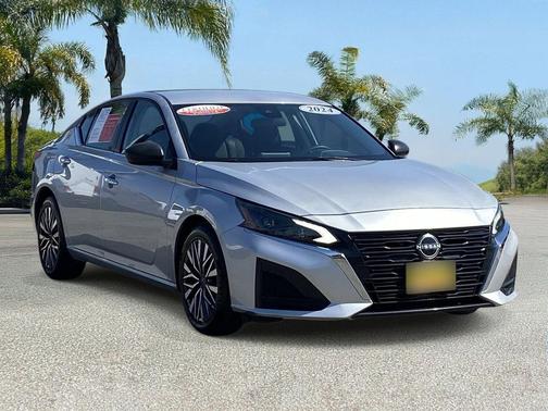 Brilliant Silver Metallic 2024 Nissan Altima 2.5 SV