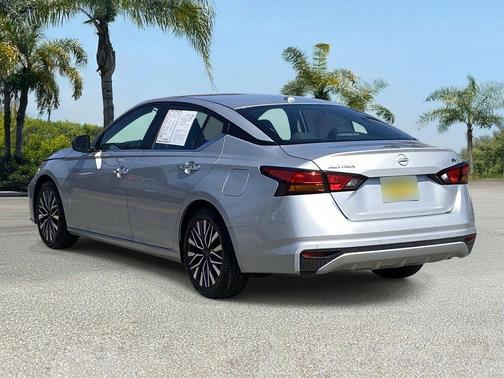 Brilliant Silver Metallic 2024 Nissan Altima 2.5 SV