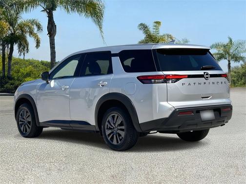 2022 Nissan Pathfinder S