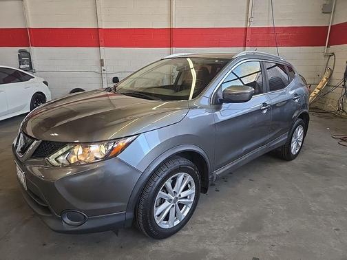 Gun Metallic 2018 Nissan Rogue Sport SV