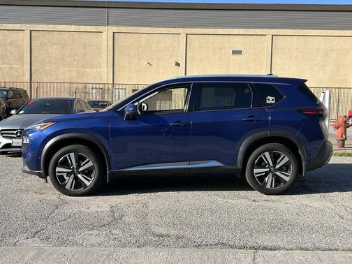 2022 Nissan Rogue SL
