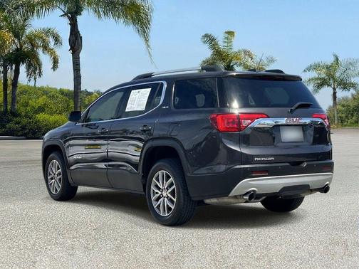 2017 GMC Acadia SLE-2