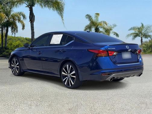 2022 Nissan Altima SR FWD