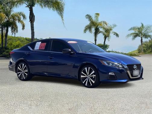 2022 Nissan Altima SR FWD