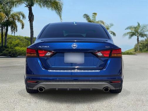2022 Nissan Altima SR FWD
