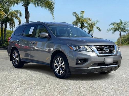 2018 Nissan Pathfinder S