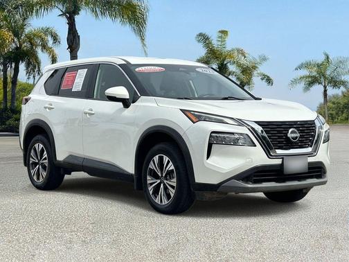Pearl White Tricoat 2023 Nissan Rogue SV