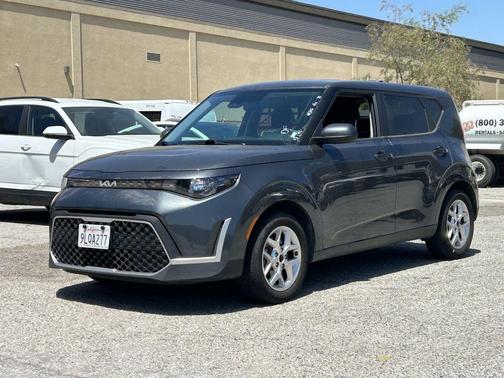 Gravity Gray 2024 Kia Soul LX