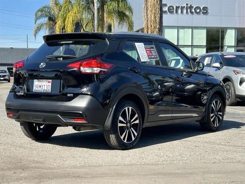 2018 Nissan Kicks SR