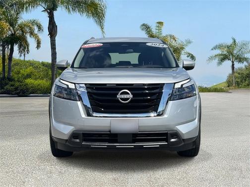 2024 Nissan Pathfinder SV FWD