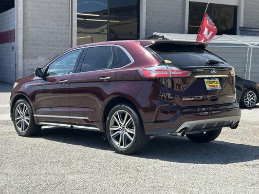Burgundy Velvet Metallic Tinted Clearcoat 2019 Ford Edge Titanium