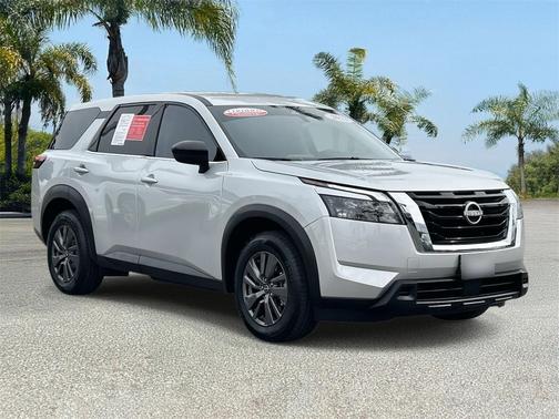 2023 Nissan Pathfinder S FWD