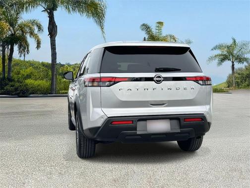 2023 Nissan Pathfinder S FWD