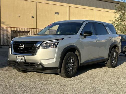 2023 Nissan Pathfinder S FWD