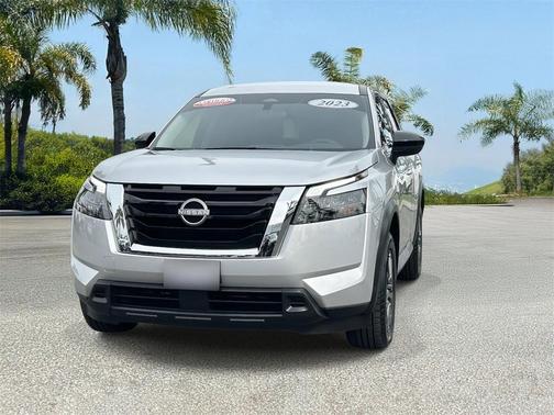 2023 Nissan Pathfinder S FWD
