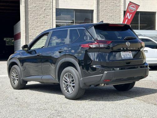 Super Black 2026 Nissan Rogue S