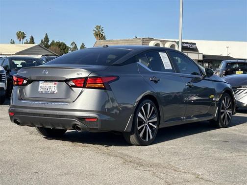 2020 Nissan Altima SR FWD