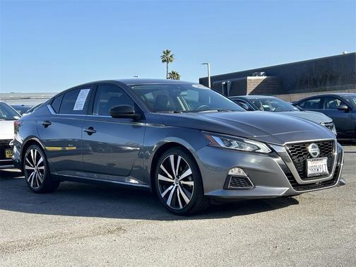 2020 Nissan Altima SR FWD