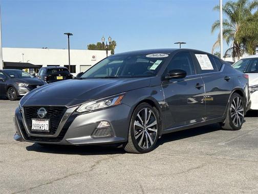 2020 Nissan Altima SR FWD