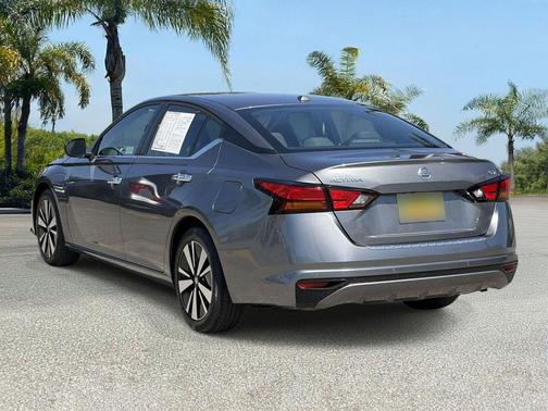 Gun Metallic 2022 Nissan Altima 2.5 SV