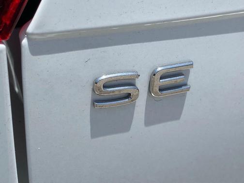 Pure White 2024 Volkswagen Tiguan 2.0T SE 4MOTION