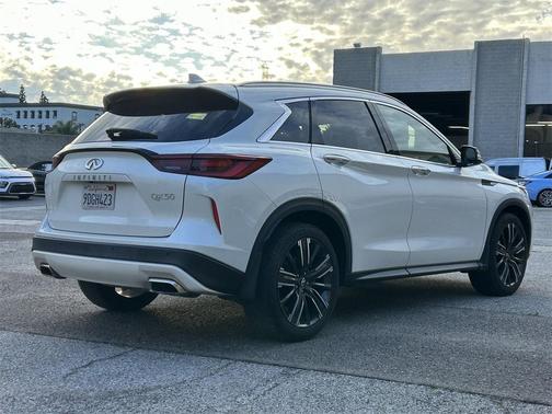 2022 INFINITI QX50 LUXE