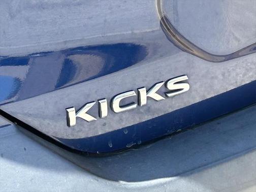 2019 Nissan Kicks SR