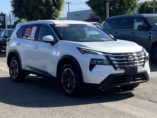 White Pearl 2024 Nissan Rogue SV