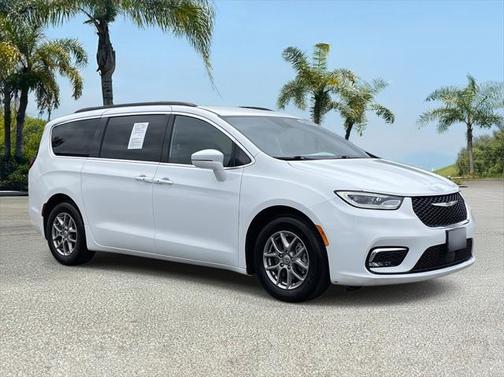 2022 Chrysler Pacifica Touring