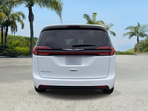 2022 Chrysler Pacifica Touring