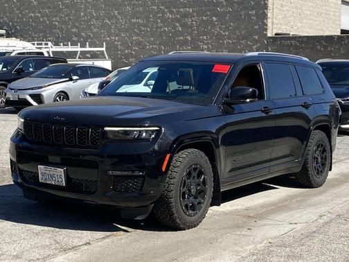 Diamond Black Crystal Pearlcoat 2023 Jeep Grand Cherokee L Summit