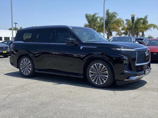 2025 INFINITI QX80 Luxe