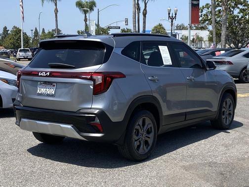 Steel Gray 2024 Kia Seltos S