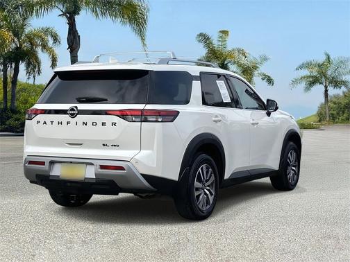 2022 Nissan Pathfinder SL 4WD