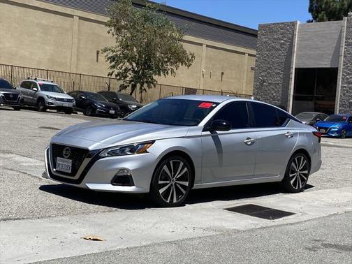 2022 Nissan Altima SR FWD