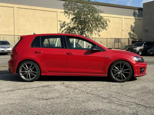 2017 Volkswagen Golf R 2.0T DSG