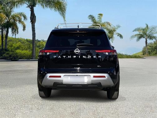 2023 Nissan Pathfinder SL FWD