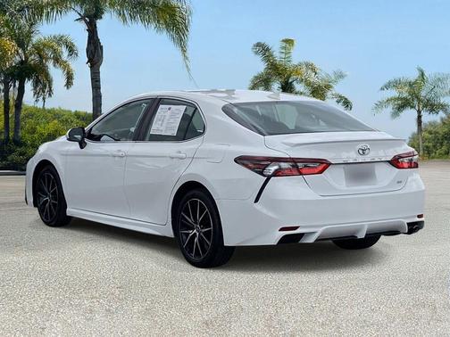 Wind Chill Pearl 2023 Toyota Camry SE
